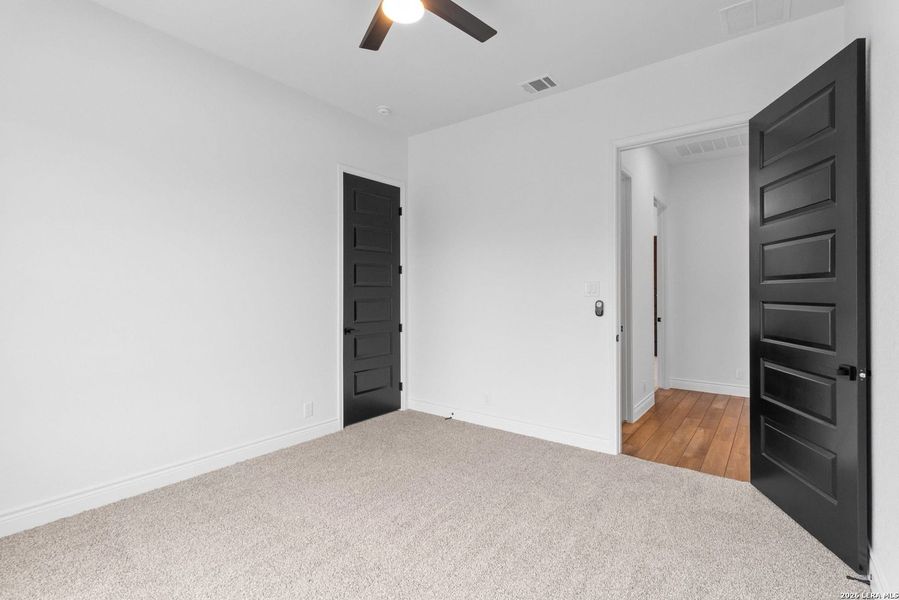 Spacious, unfurnished interior of a new home in , Selma (Image 18).