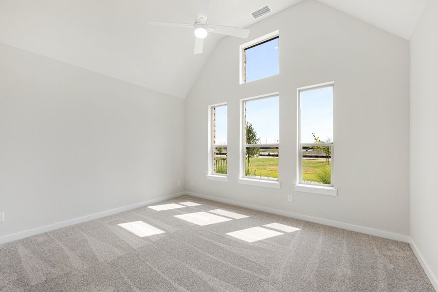 Spacious, unfurnished interior of a new home in Cottonwood Creek, Rowlett (Image 45).