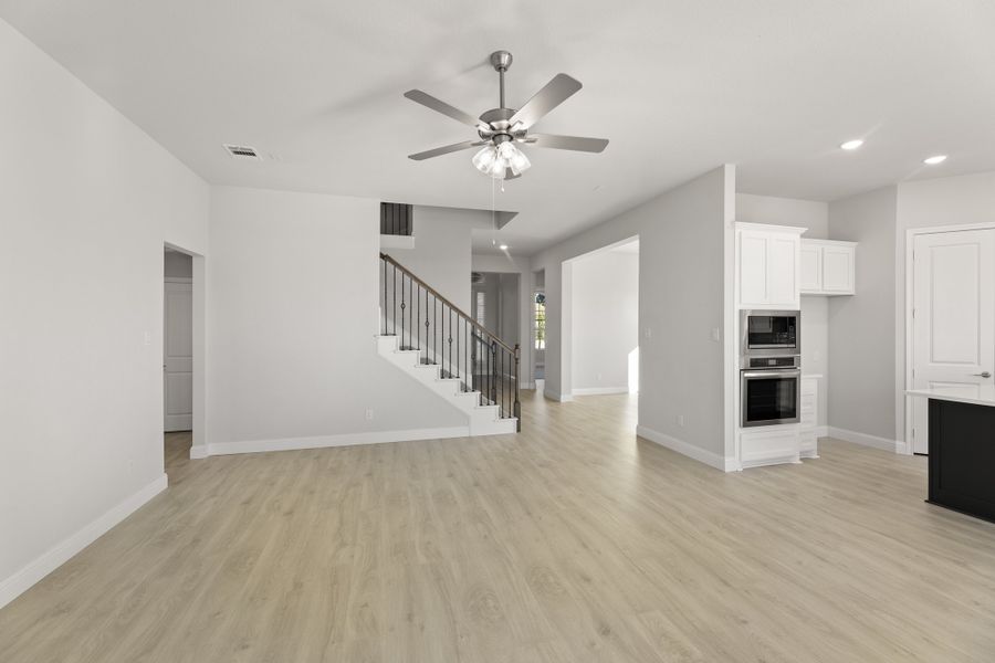 Representative unfurnished interior of a home built from the Fairview by Sandlin Homes in Lakesong, Midlothian (Image 18). Representative unfurnished interior of a home built from the Fairview by Sandlin Homes in Lakesong, Midlothian (Image 18).