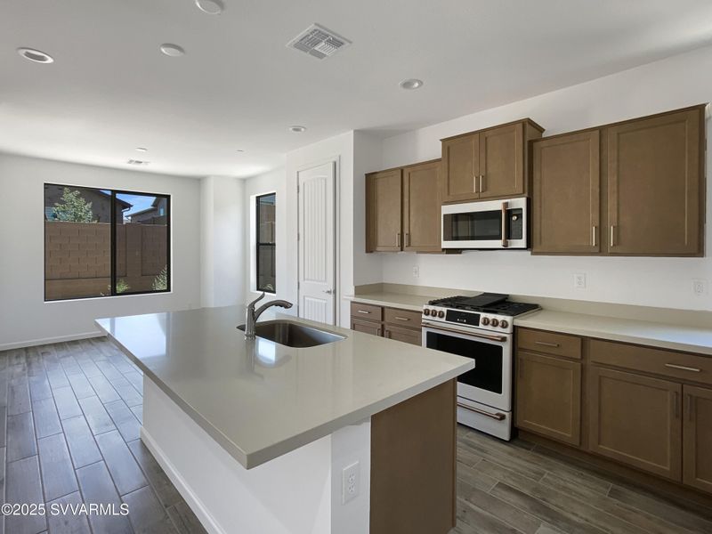 377 Malachite (6) 377 Malachite (6)