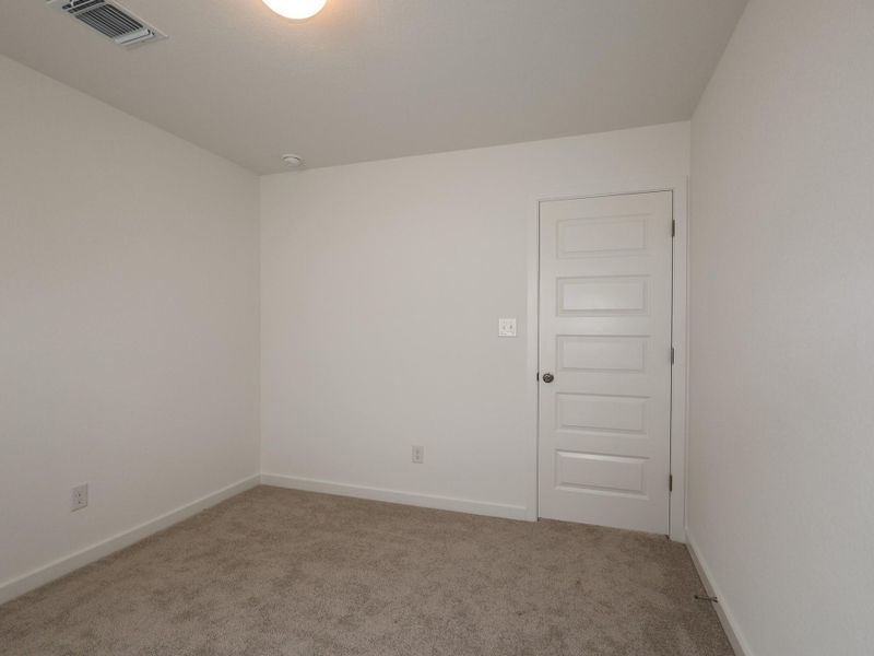 Spacious, unfurnished interior of a new home in Heritage, Dripping Springs (Image 10).