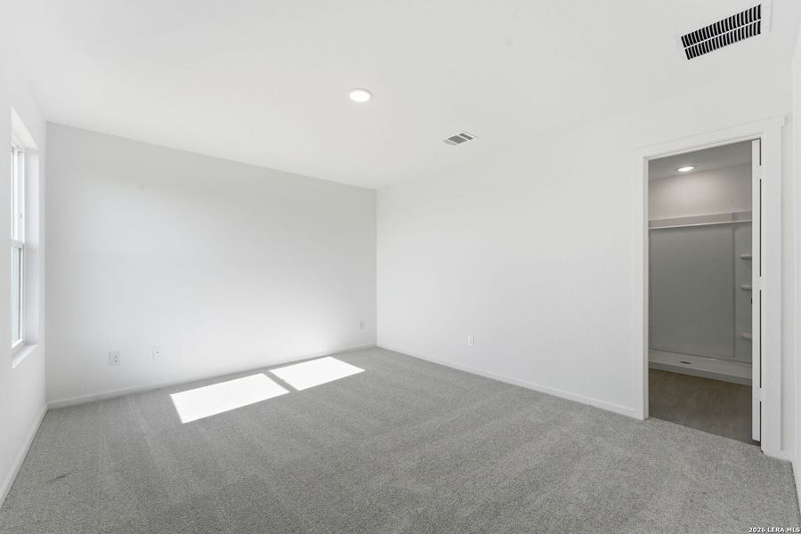 Spacious, unfurnished interior of a new home in , New Braunfels (Image 16).