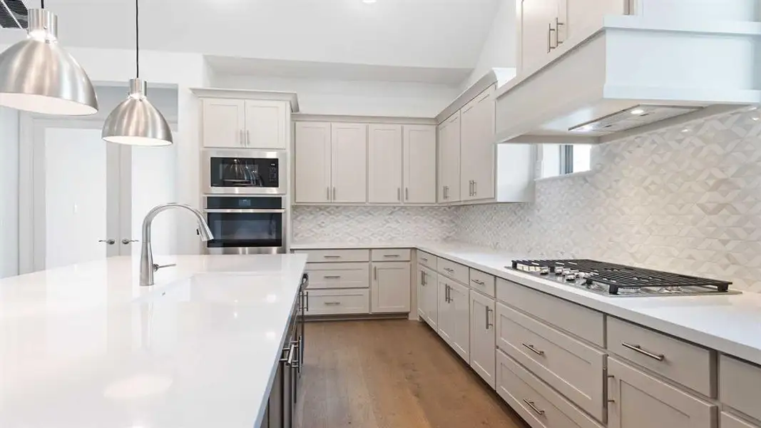 Furnished interior view inside a new home in Myrtle Creek 71', Waxahachie (Image 9). Furnished interior view inside a new home in Myrtle Creek 71', Waxahachie (Image 9).