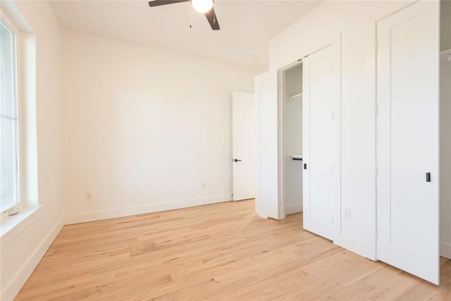 Spacious, unfurnished interior of a new home in , Celeste (Image 27).