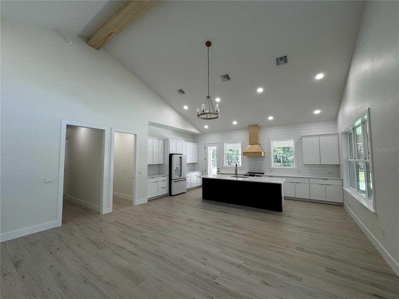 Spacious, unfurnished interior of a new home in , Dunnellon (Image 20).