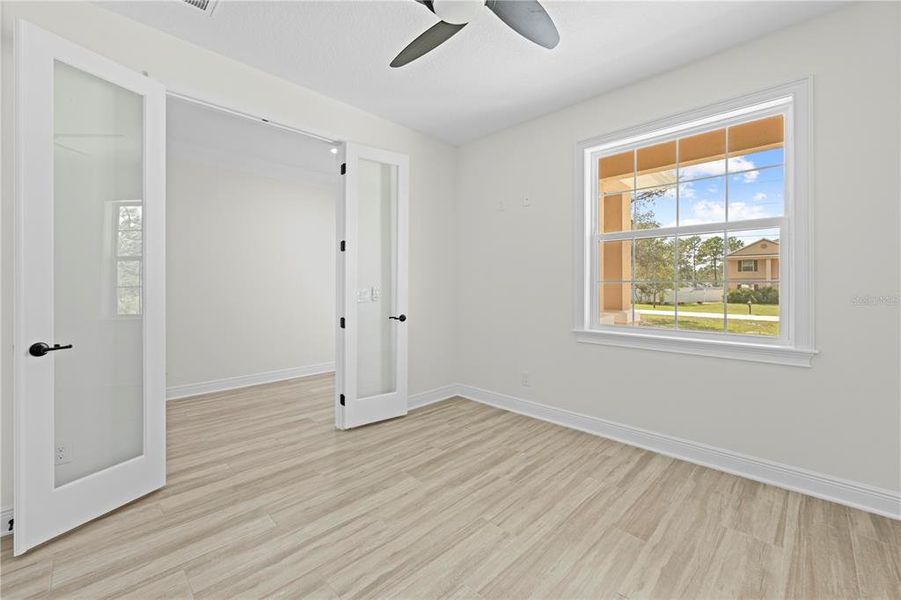Spacious, unfurnished interior of a new home in , Weeki Wachee (Image 13).