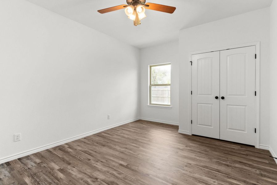 Spacious, unfurnished interior of a new home in , Lampasas (Image 26).