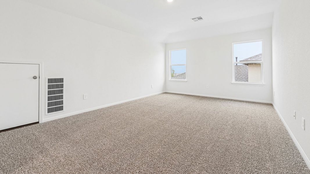 Spacious, unfurnished interior of a new home in Bar W Ranch, Leander (Image 31).