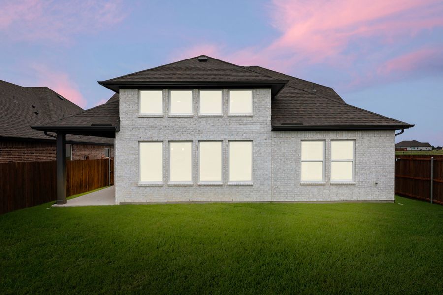 Representative exterior details of a home built from the Honor by Rockwell Homes in Creekside, Royse City (Image 44).