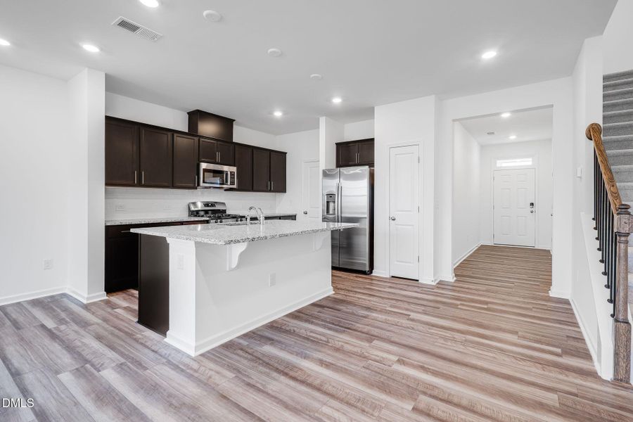 SUN_Everlee_Pic_CarsonII_QMI_237_Kitchen