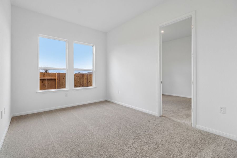 Spacious, unfurnished interior of a new home in Silverleaf, Cedar Creek (Image 31).