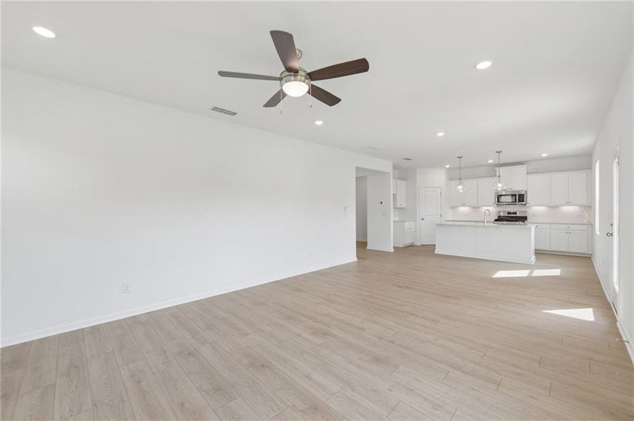 Spacious, unfurnished interior of a new home in Windance Lake, Loganville (Image 19). Spacious, unfurnished interior of a new home in Windance Lake, Loganville (Image 19).