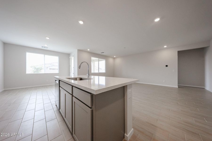 09_Lakes-RED_Erie_New-Construction_Maric