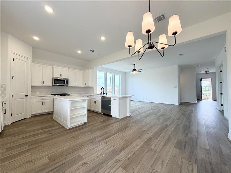 Spacious, unfurnished interior of a new home in Dellrose, Hockley (Image 9).