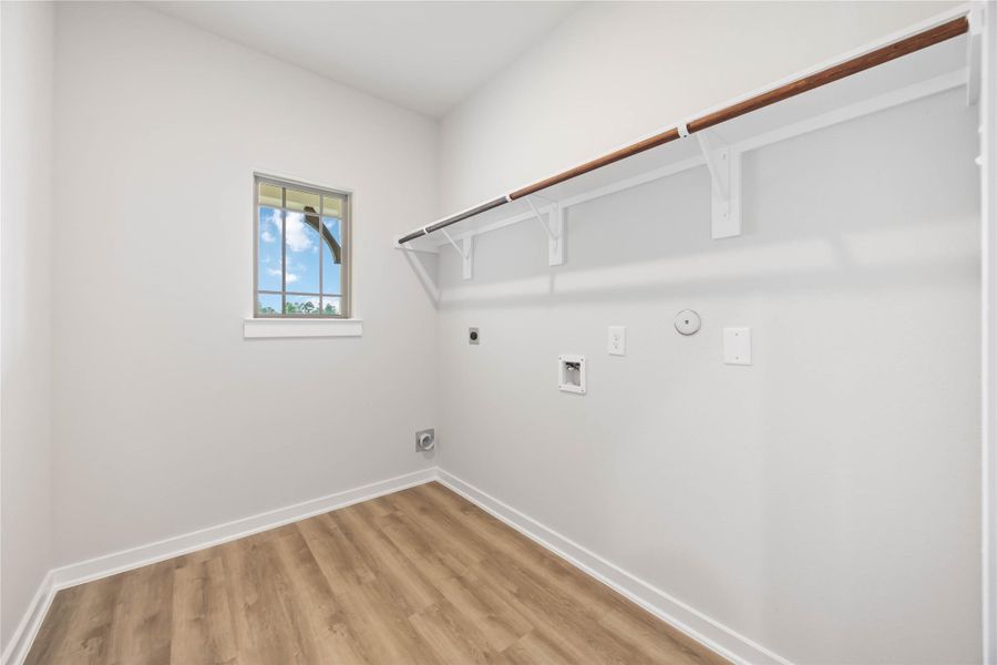 Spacious, unfurnished interior of a new home in Barton Place, Cleveland (Image 19).