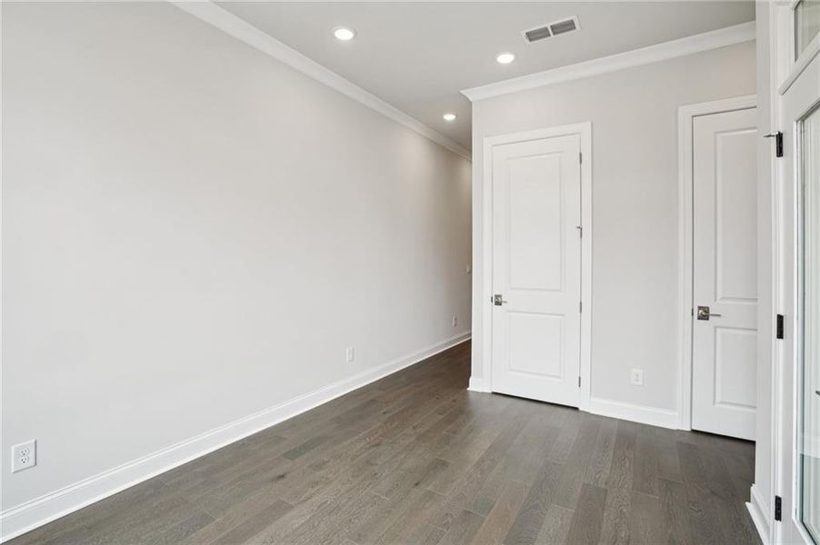 Spacious, unfurnished interior of a new home in Ward's Crossing Townhomes, Johns Creek (Image 27).