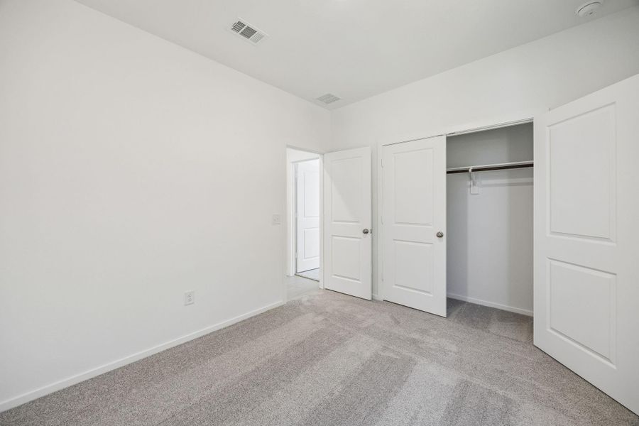 Spacious, unfurnished interior of a new home in Mavera, Conroe (Image 15).