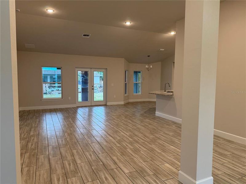 Spacious, unfurnished interior of a new home in South Gulf Cove, Port Charlotte (Image 4).