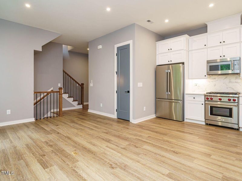 014-1280x960-living-dining