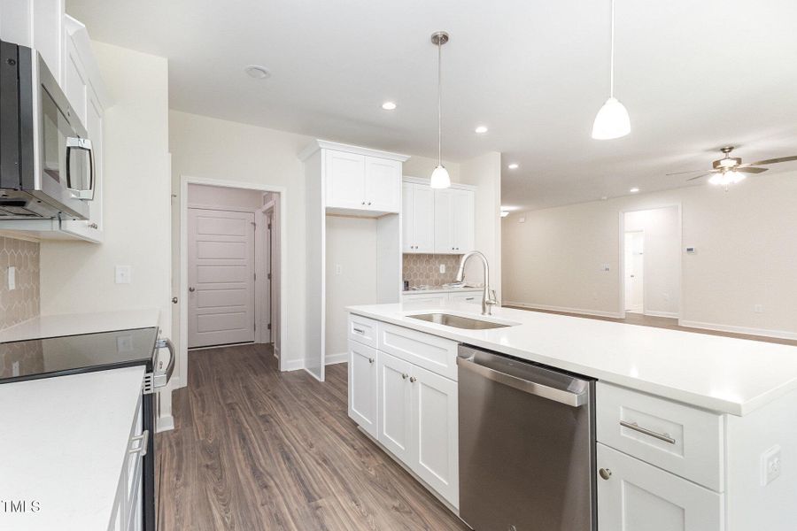 010_kv0a9380-edit_426 010_kv0a9380-edit_426