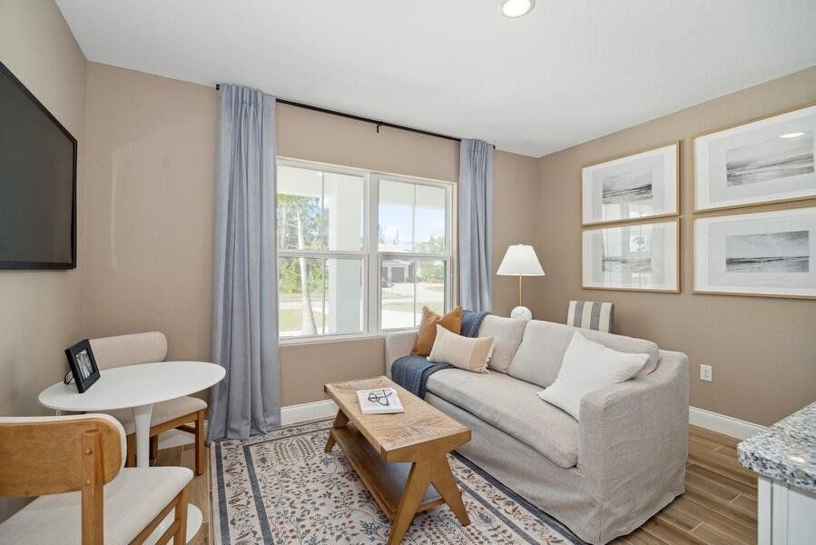 Extra Suite Living Room