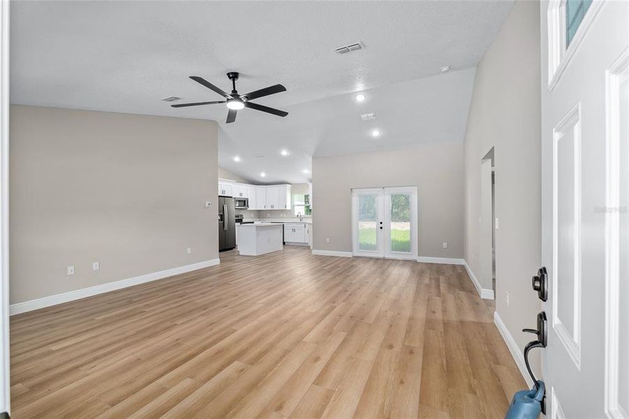 Large living room 18.7 X 15.4