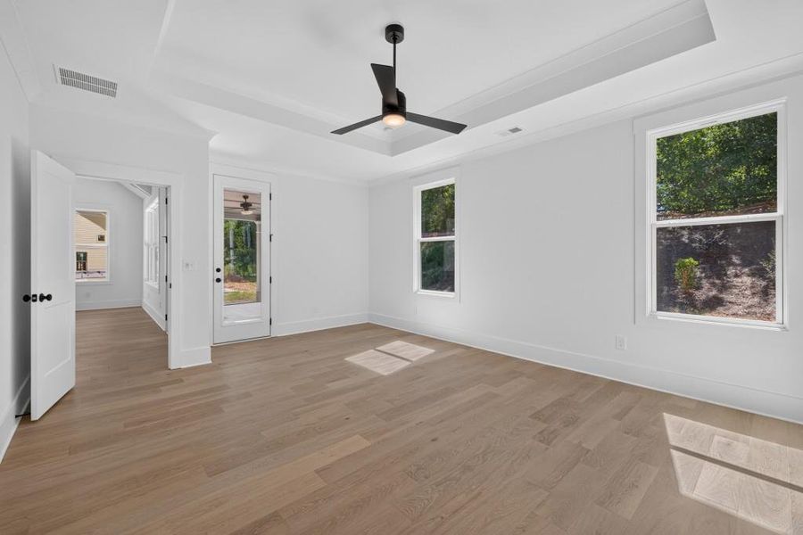 Spacious, unfurnished interior of a new home in Livingstone Park, Kennesaw (Image 47).