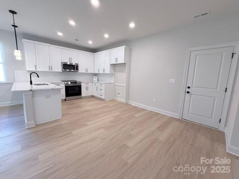 Spacious, unfurnished interior of a new home in , Gastonia (Image 46).