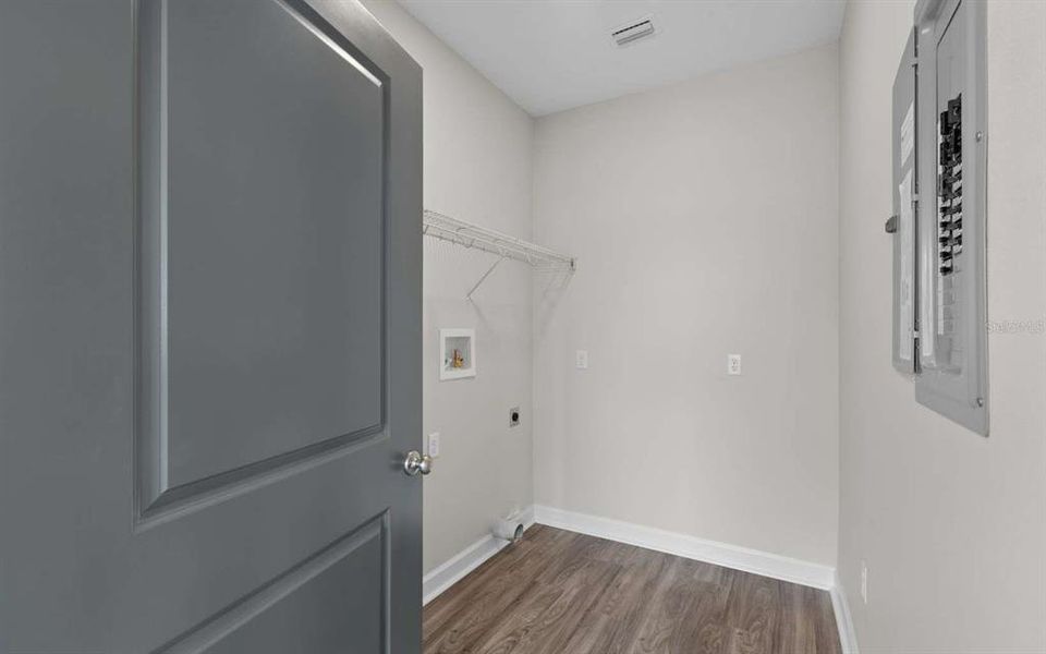 Spacious, unfurnished interior of a new home in , Live Oak (Image 23).