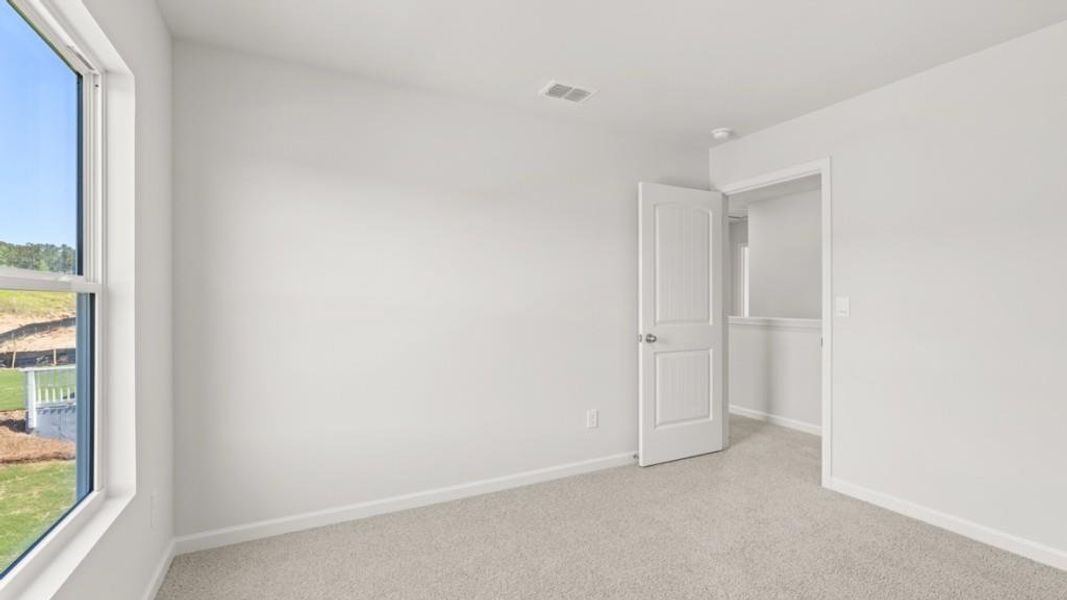 Spacious, unfurnished interior of a new home in Sheffield Highlands, Dallas (Image 15).