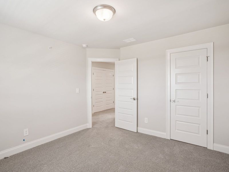 The Ashland floorplan with the Elegant Minimalism Linen interior package. The Ashland floorplan with the Elegant Minimalism Linen interior package.