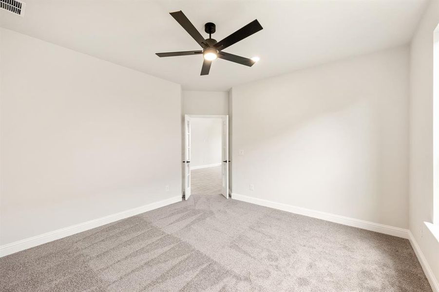 Spacious, unfurnished interior of a new home in Creekview Meadows, Pilot Point (Image 17). Spacious, unfurnished interior of a new home in Creekview Meadows, Pilot Point (Image 17).