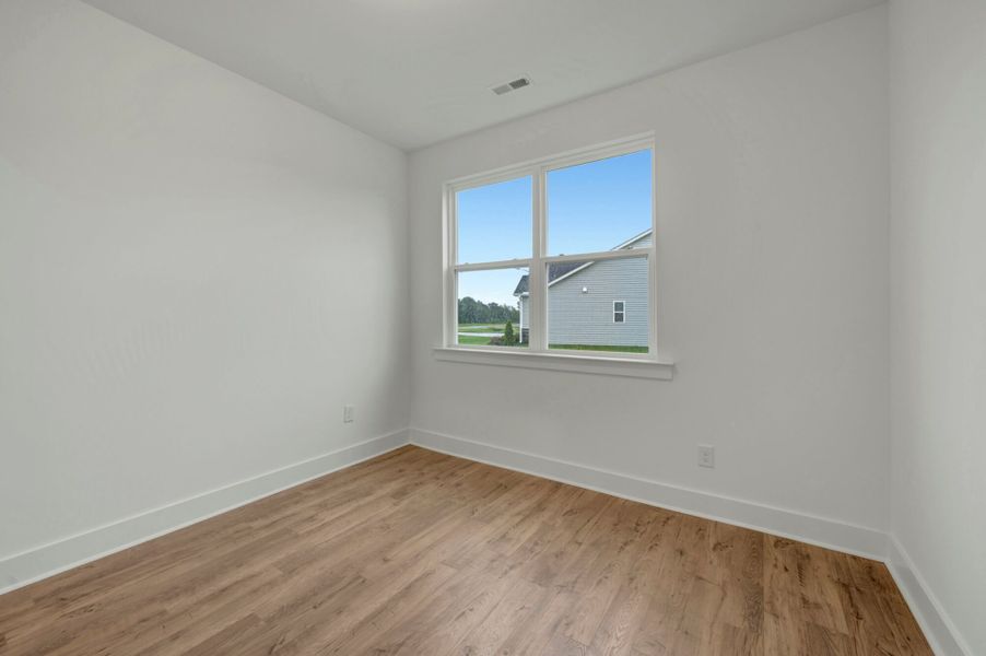 Spacious, unfurnished interior of a new home in Fox Field Farms, Broadway (Image 26).