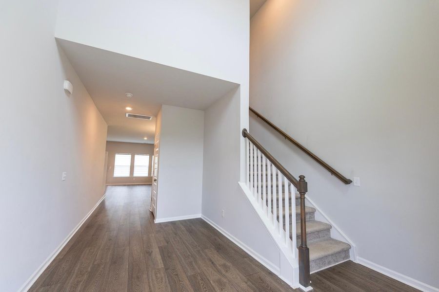 Spacious, unfurnished interior of a new home in , Summerville (Image 20).