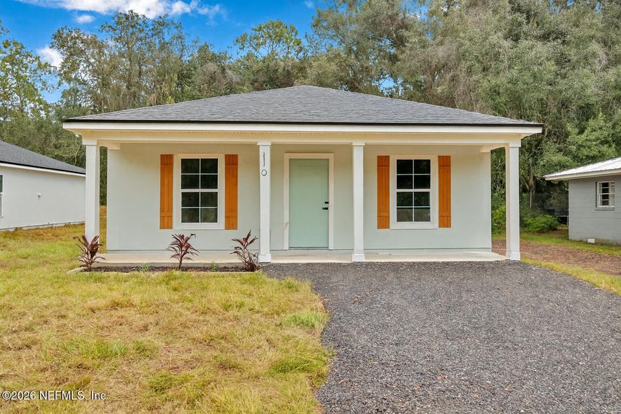 Exterior details and patio area of a home in , East Palatka (Image 23).