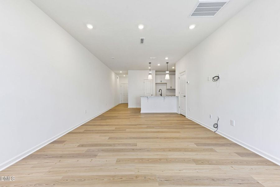 11-web-or-mls-Chrys St-S0205-011