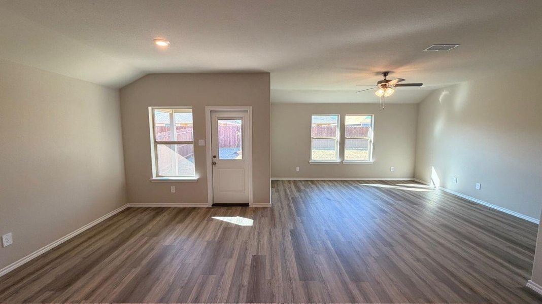 Spacious, unfurnished interior of a new home in Rosewood at Beltmill, Fort Worth (Image 7).
