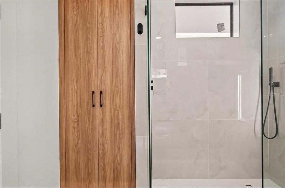 Close-up of interior finishes inside a home in , Cape Coral (Image 14).