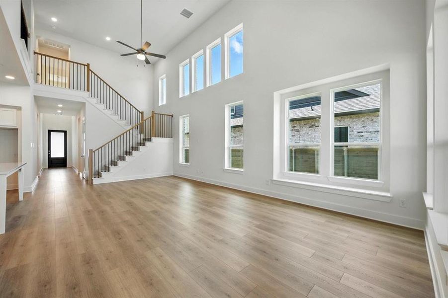 Spacious, unfurnished interior of a new home in Treeline, Justin (Image 21).