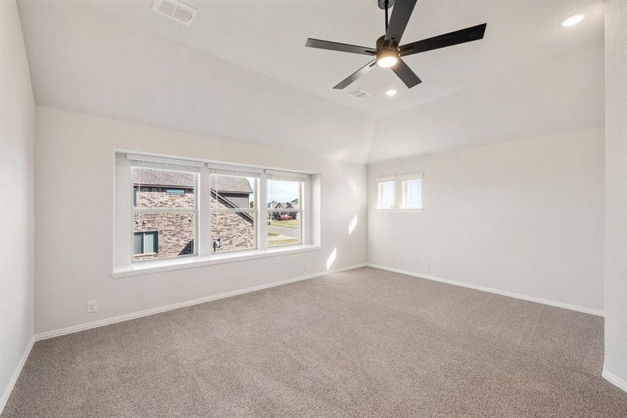 Spacious, unfurnished interior of a new home in Coyote Crossing, Godley (Image 37).