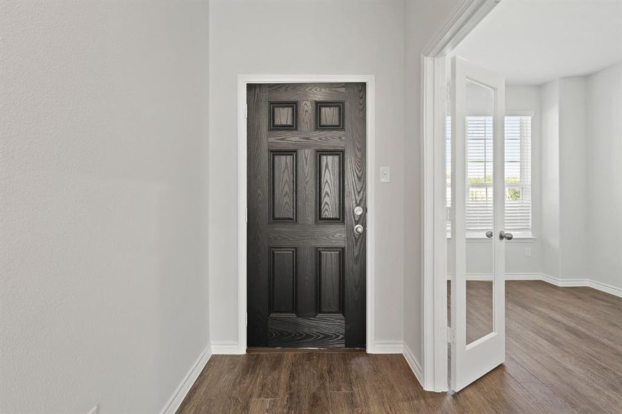 Spacious, unfurnished interior of a new home in Deer Creek, Fort Worth (Image 33).