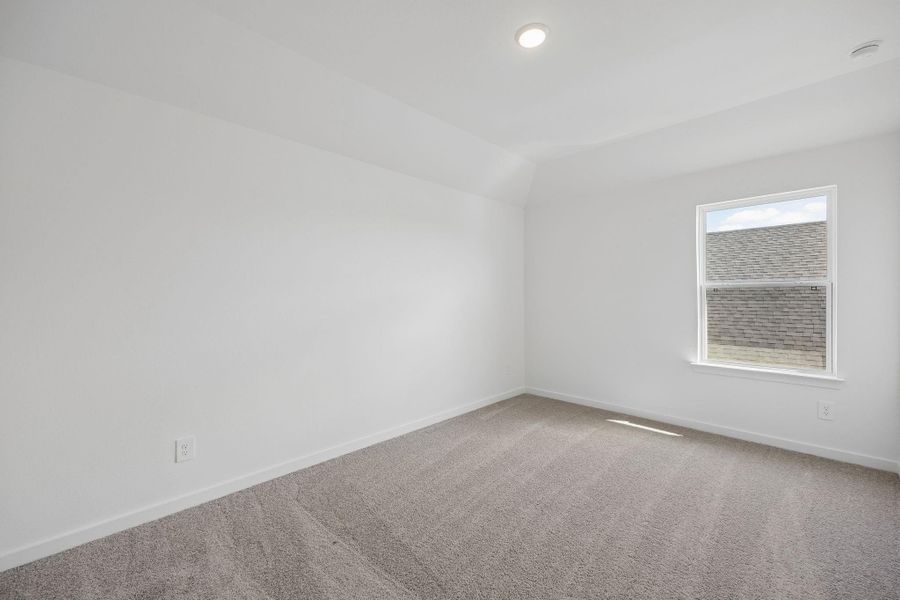 Spacious, unfurnished interior of a new home in Montgomery Bend, Montgomery (Image 14).