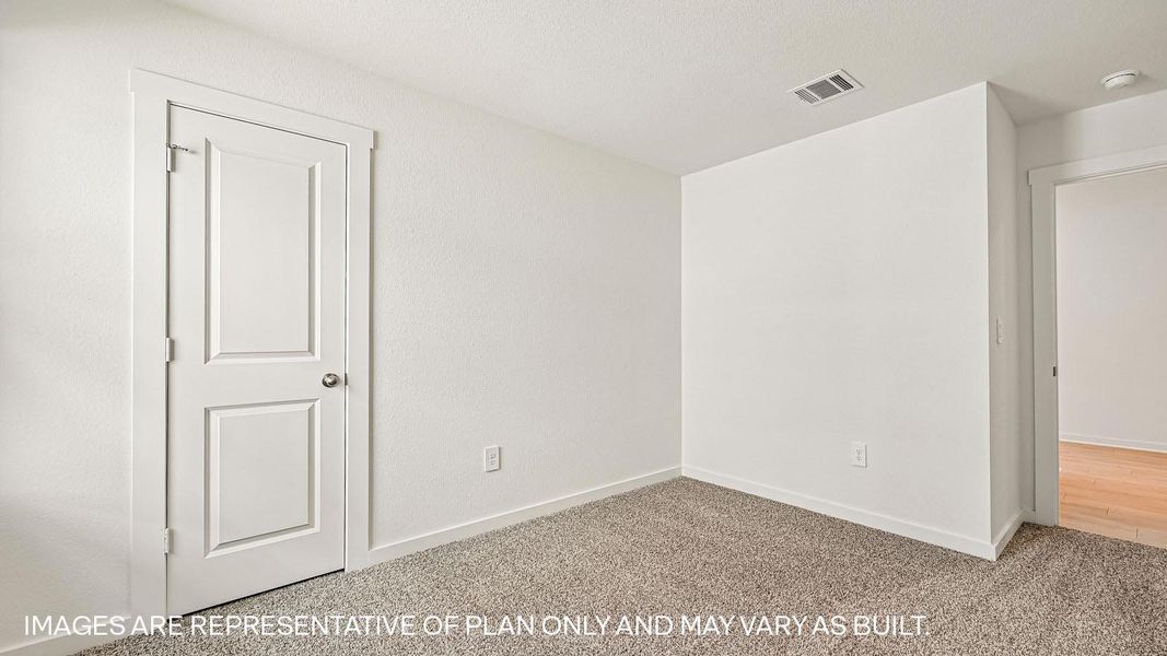 Representative unfurnished interior of a home built from the The Irvine by D.R. Horton in Monarch Ranch, Manor (Image 29).