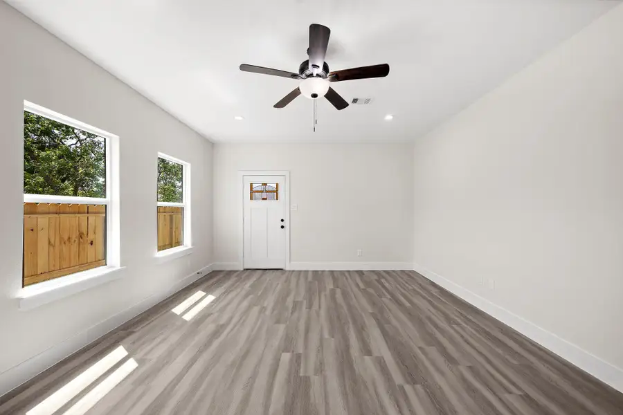 Image 11 of a home in . Image 11 of a home in .