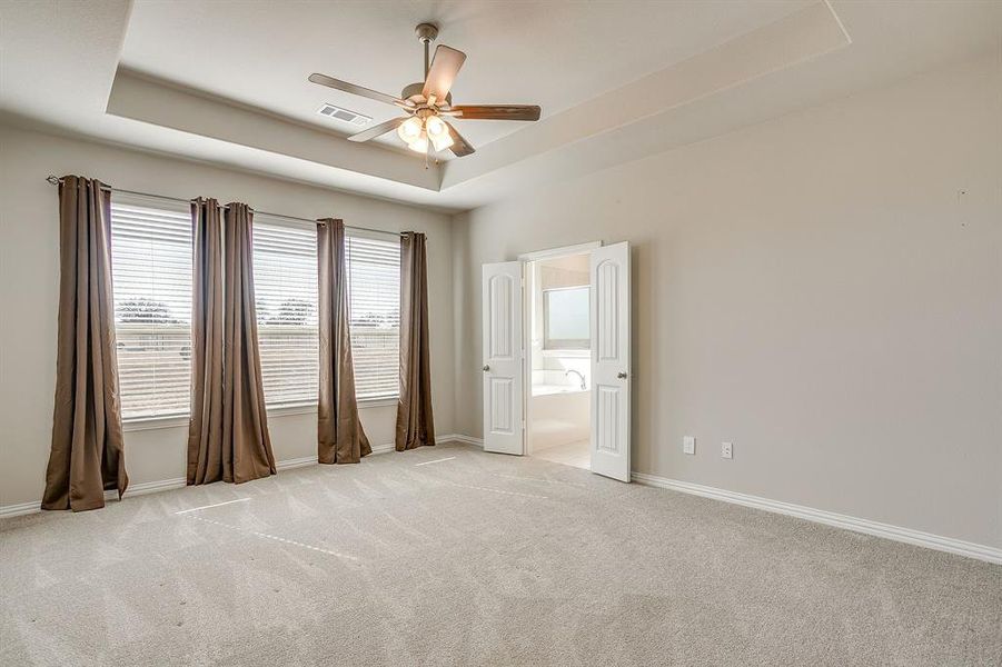 Spacious, unfurnished interior of a new home in Honeysuckle Ranch, Paradise (Image 19).
