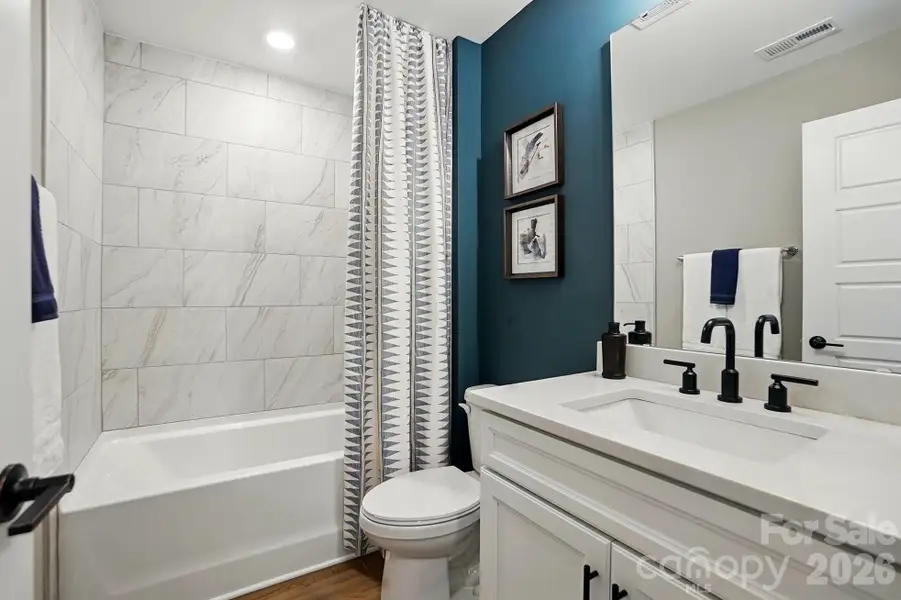 Upper level bath