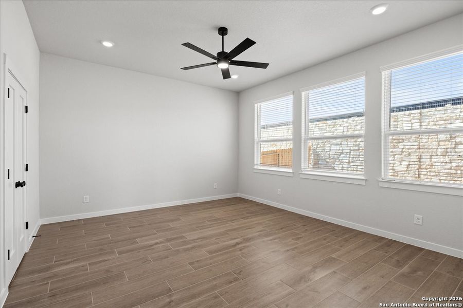 Spacious, unfurnished interior of a new home in Meyer Ranch, New Braunfels (Image 13). Spacious, unfurnished interior of a new home in Meyer Ranch, New Braunfels (Image 13).