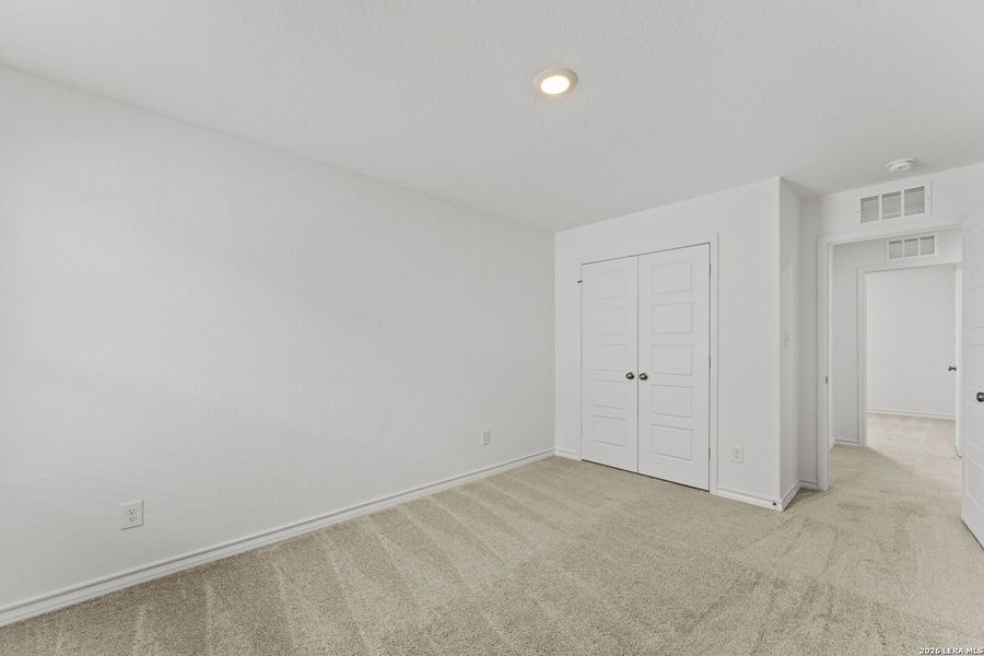 Spacious, unfurnished interior of a new home in Dove Song, Marion (Image 11).