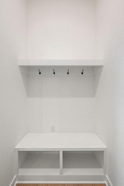 Spacious, unfurnished interior of a new home in Heritage, Dripping Springs (Image 19).