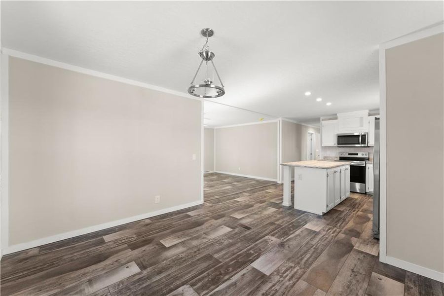 Spacious, unfurnished interior of a new home in , Gainesville (Image 13).